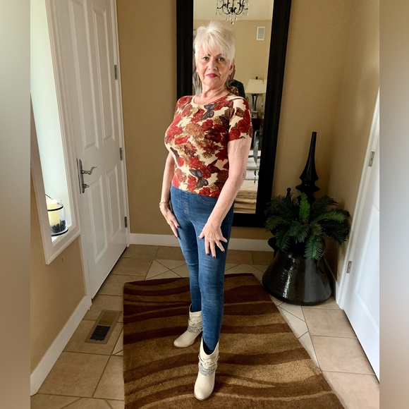 LN VINTAGE BERGDORF GOODMAN CASHMERE SHORT SLEEVE SWEATER. SIMPLY BEAUTIFUL. - Picture 4 of 4